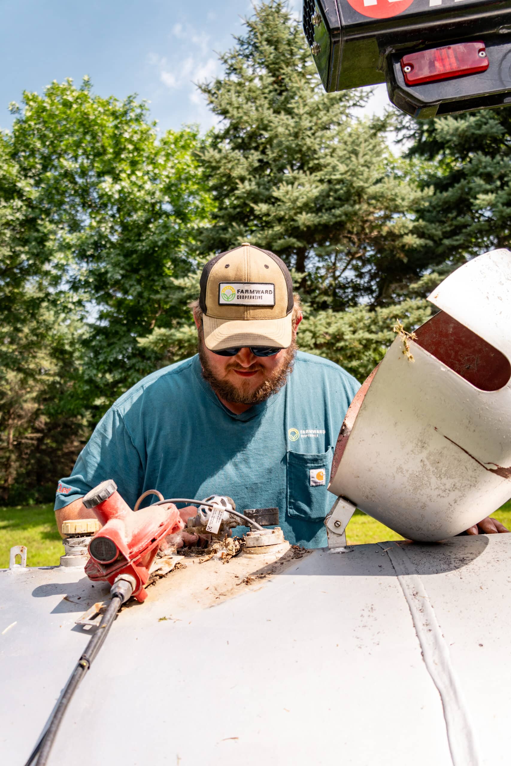 farmward employee propane tank check