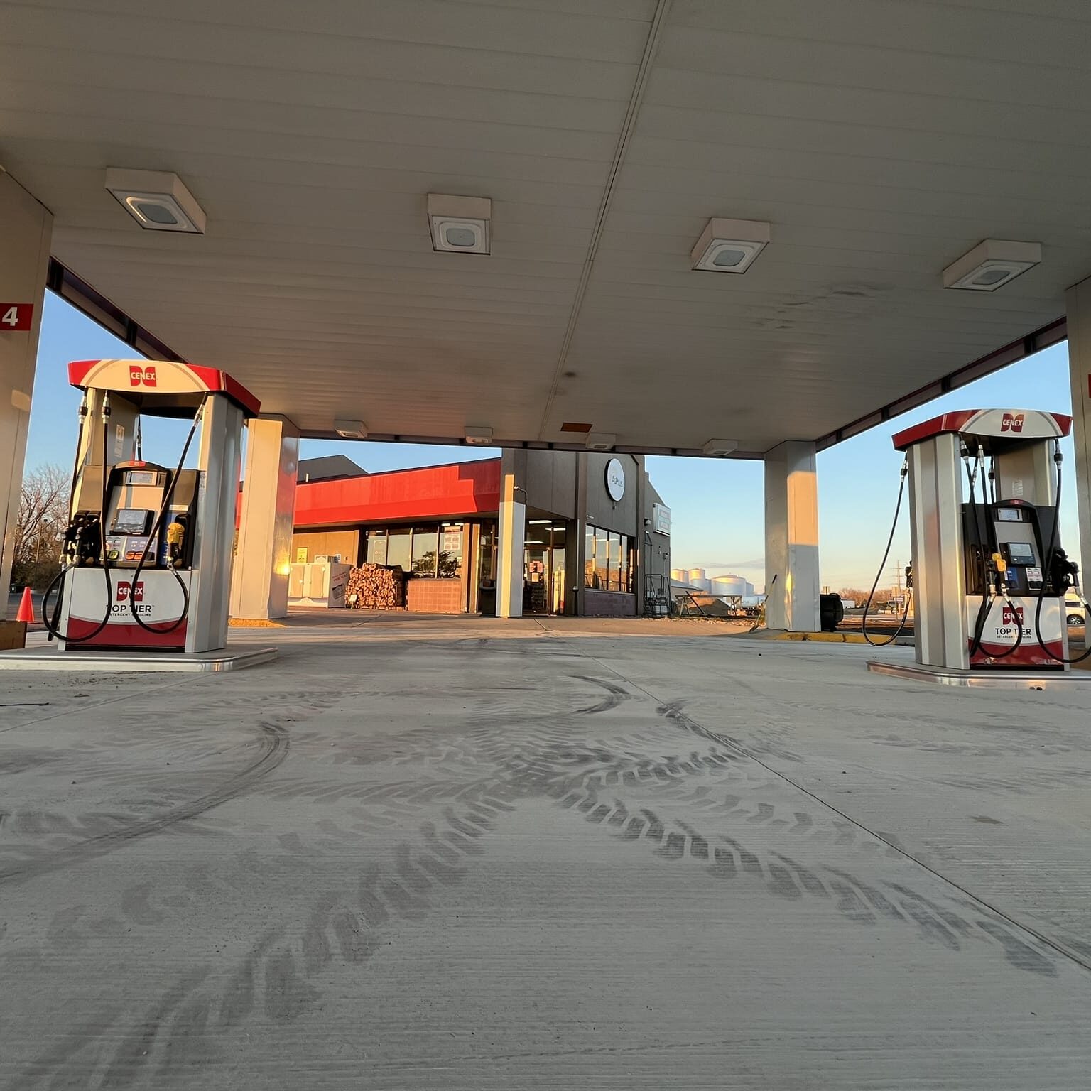 marshall main cenex store exterior