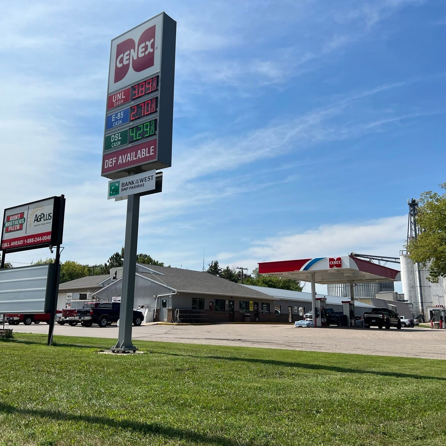minneota store exterior view